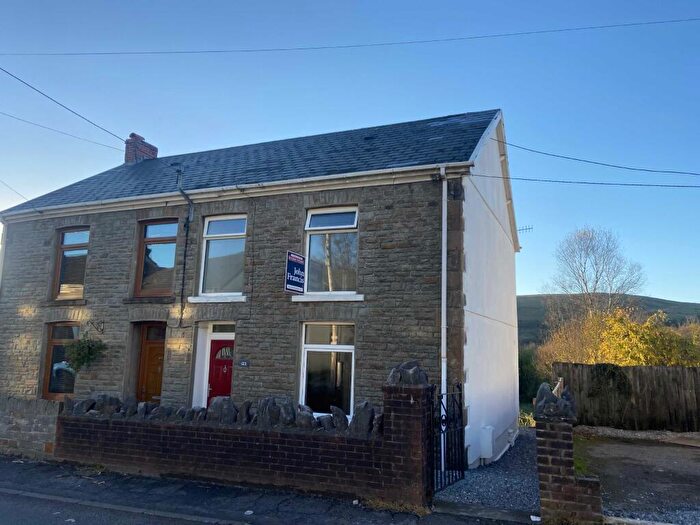 3 Bedroom House To Rent In Heol Y Gors, Cwmgors, SA18