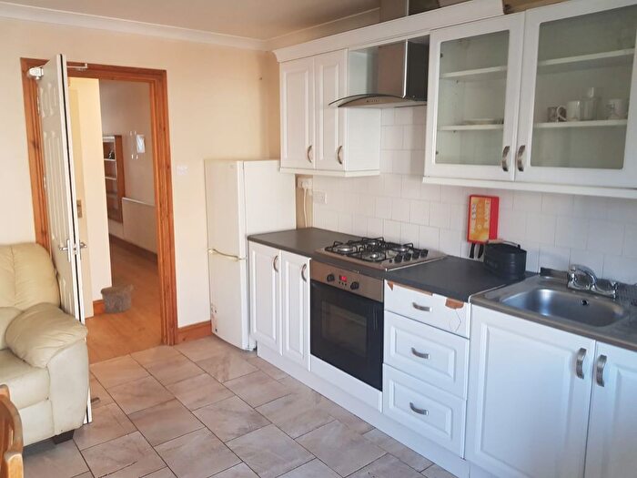 4 Bedroom Semi-Detached House To Rent In Stanley Road, Oxford, OX4