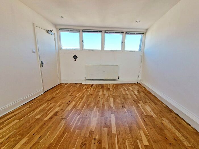 Studio To Rent In Mayton Street, London, N7