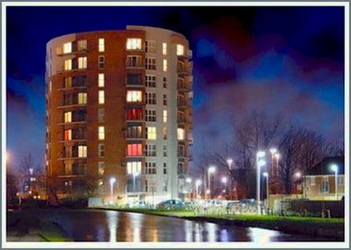 2 Bedroom Flat To Rent In Stillwater Drive, Manchester, M11