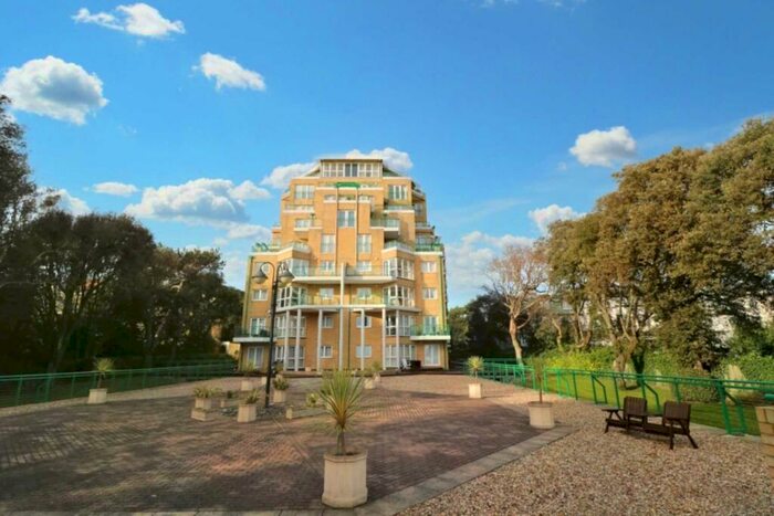 2 Bedroom Apartment To Rent In Manor Road, East Cliff, Bournemouth, BH1