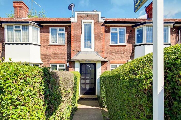 2 Bedroom Flat To Rent In York Way, Whetstone, N20