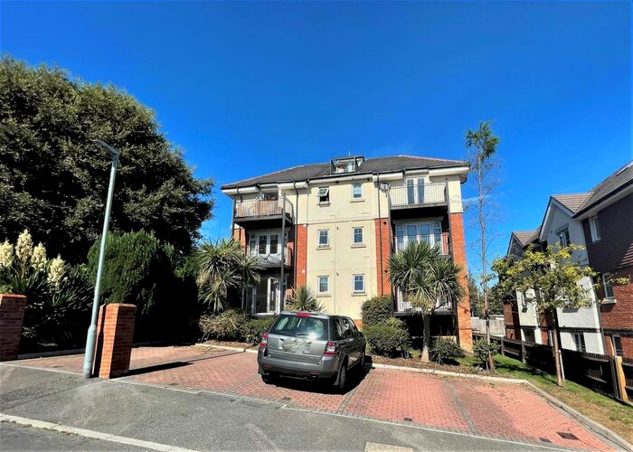 2 Bedroom Flat To Rent In Burnaby Road, Alum Chine, Bournemouth, BH4