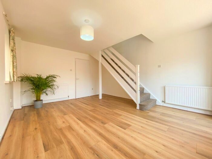 2 Bedroom Terraced House To Rent In Oakleafe Drive, Pontprennau, CF23