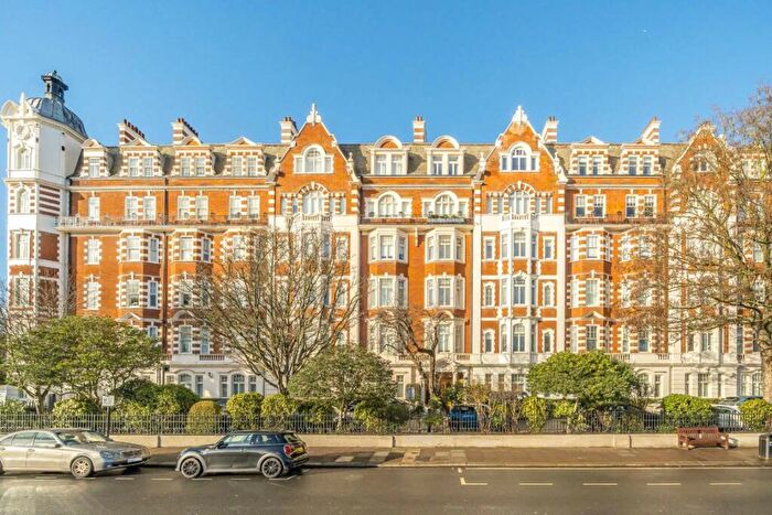 3 Bedroom Flat For Sale In Prince Albert Road, St John's Wood, NW8