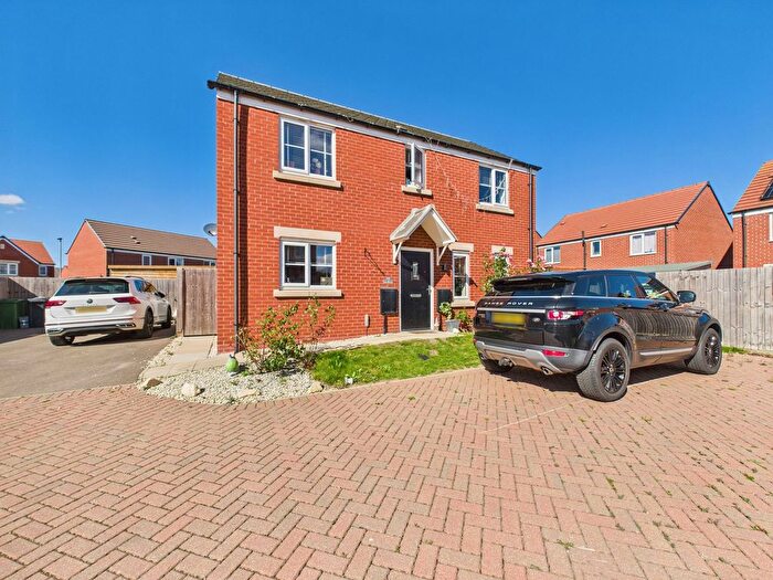 3 Bedroom Detached House For Sale In Morton Close, Hampton Gardens, PE7