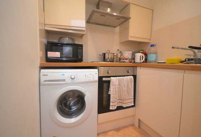 Studio To Rent In London Road, Reading, RG1