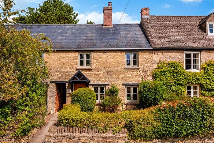 3 Bedroom Cottage For Sale In High Street, Ramsden, OX7