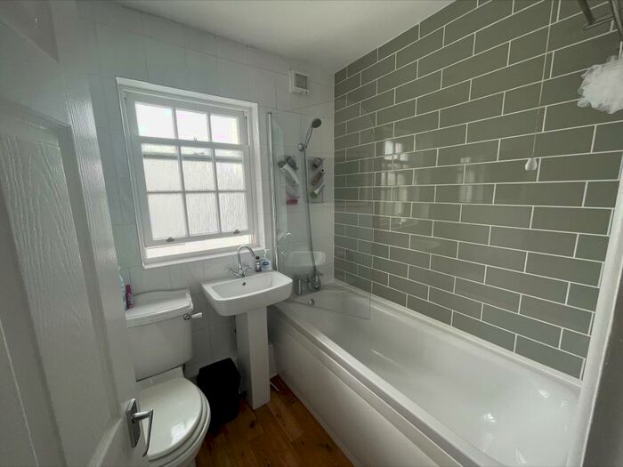 1 Bedroom Apartment To Rent In Crendon House, Lansdown, GL51