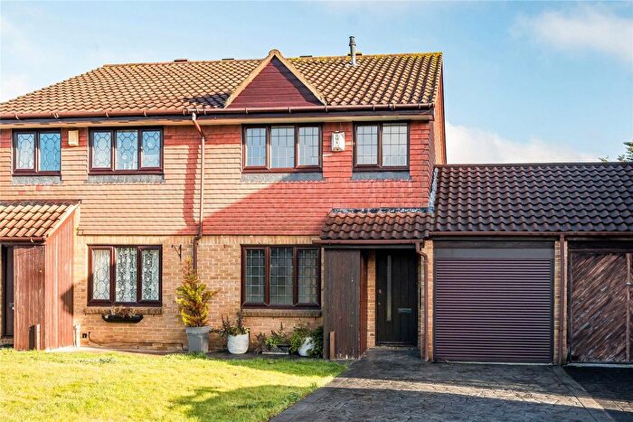 3 Bedroom Semi Detached House For Sale In Margaret Gardner Drive, London, SE9