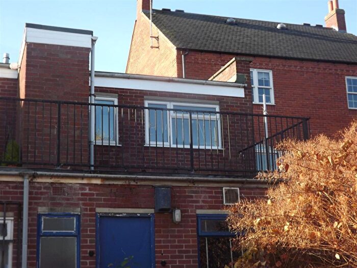 2 Bedroom Flat To Rent In High Street, Uttoxeter, ST14