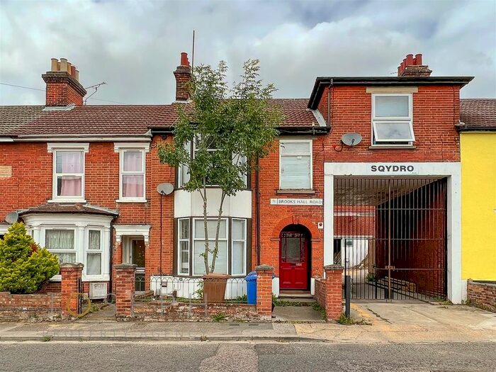 2 Bedroom Flat To Rent In Brooks Hall Road, Ipswich, IP1