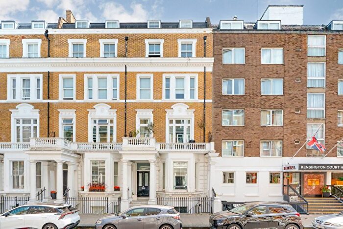 2 Bedroom Flat To Rent In Nevern Place, Earl's Court, SW5