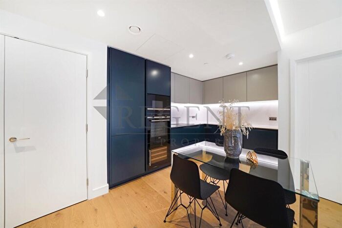 2 Bedroom Apartment To Rent In Harcourt Tower, Marsh Wall, E14