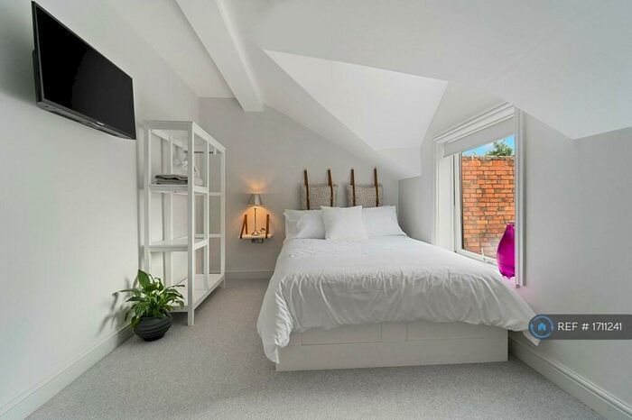 Studio To Rent In Mount Carmel Street, Derby, DE23