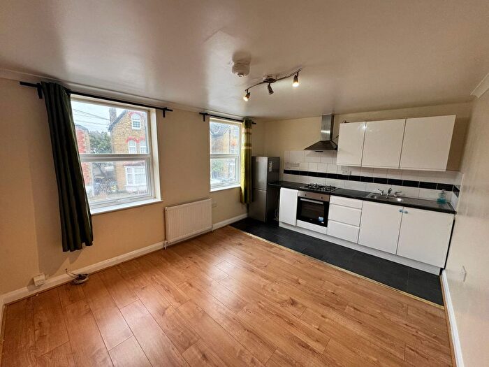 2 Bedroom Flat To Rent In Rectory Grove, Croydon, Surrey, CR0