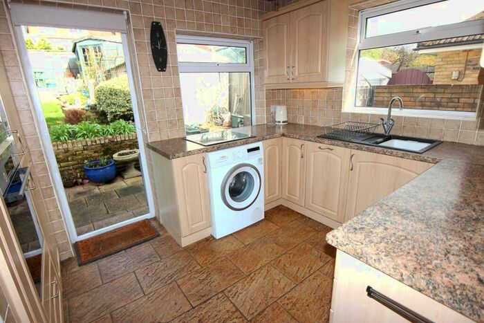 2 Bedroom Semi-Detached Bungalow For Sale In Western Road, Nazeing, EN9