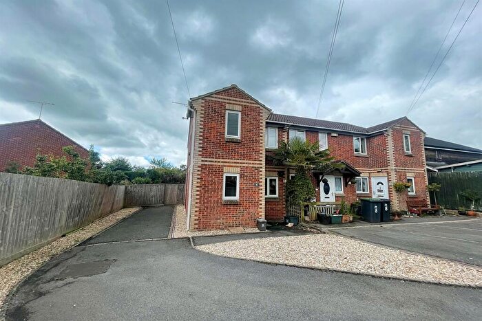 2 Bedroom End Of Terrace House To Rent In Verwood, BH31