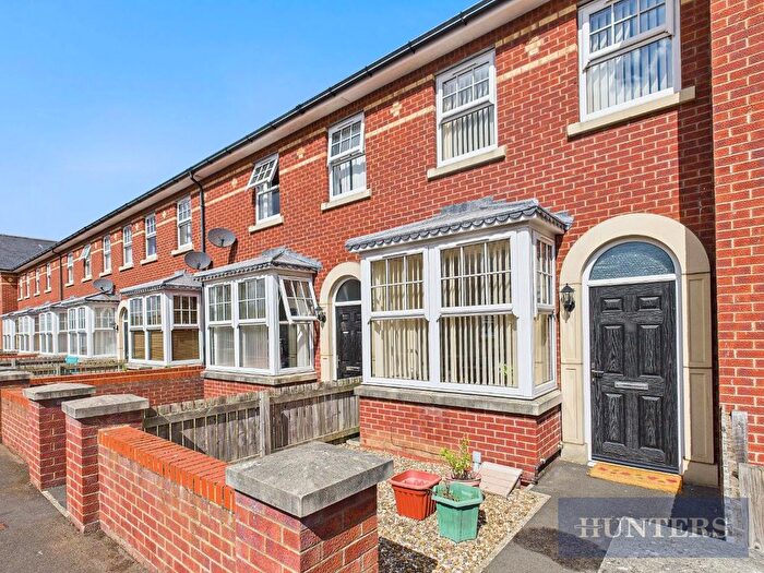 2 Bedroom Terraced House For Sale In West Parade Road, Scarborough, YO12