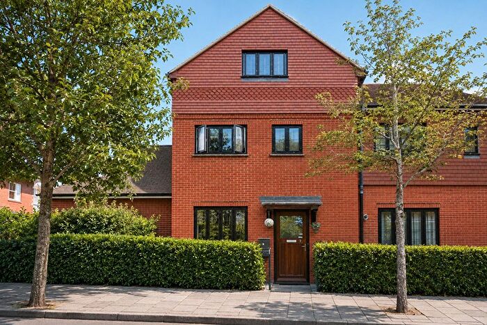 5 Bedroom End Of Terrace House For Sale In Clickers Drive, Northampton, NN5