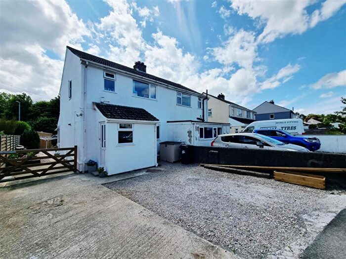 3 Bedroom House For Sale In St. Johns Road, Launceston, PL15