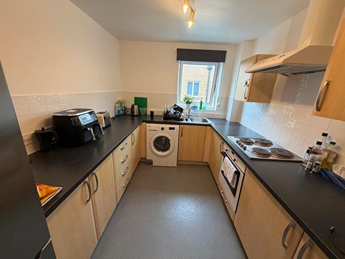 1 Bedroom Flat To Rent In Candle Street, London, E1