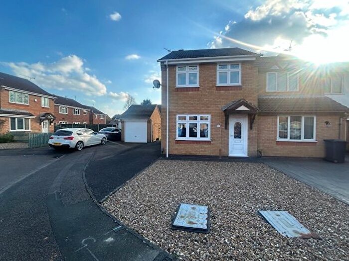 3 Bedroom Semi-Detached House To Rent In Burnet Close, Leicester, LE5