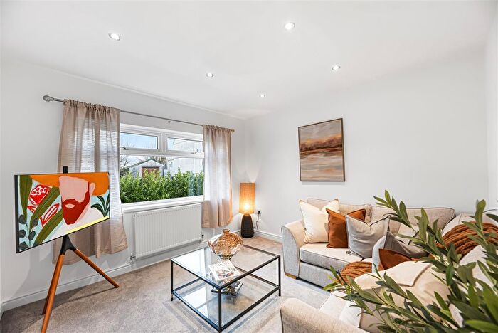 3 Bedroom Detached House For Sale In Waun Road, Loughor, Swansea, SA4