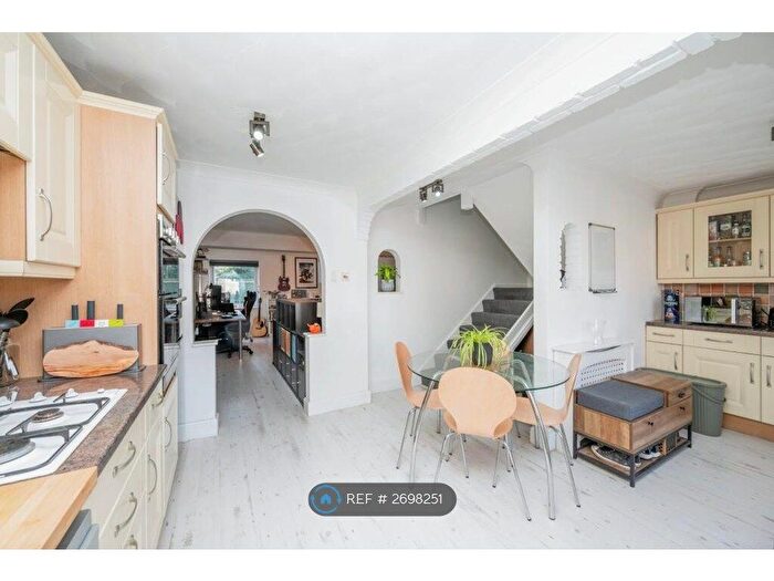 3 Bedroom Semi-Detached House To Rent In Tansy Close, Norwich, NR6