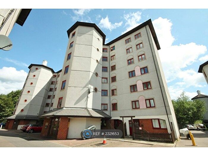 1 Bedroom Flat To Rent In Geddington Court, Waltham Cross, EN8
