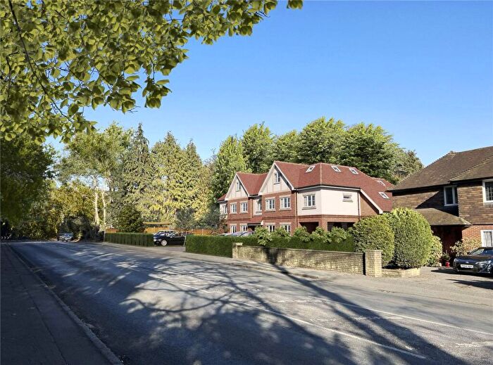 2 Bedroom Apartment For Sale In The Residence, Brooklands Road, Weybridge, KT13