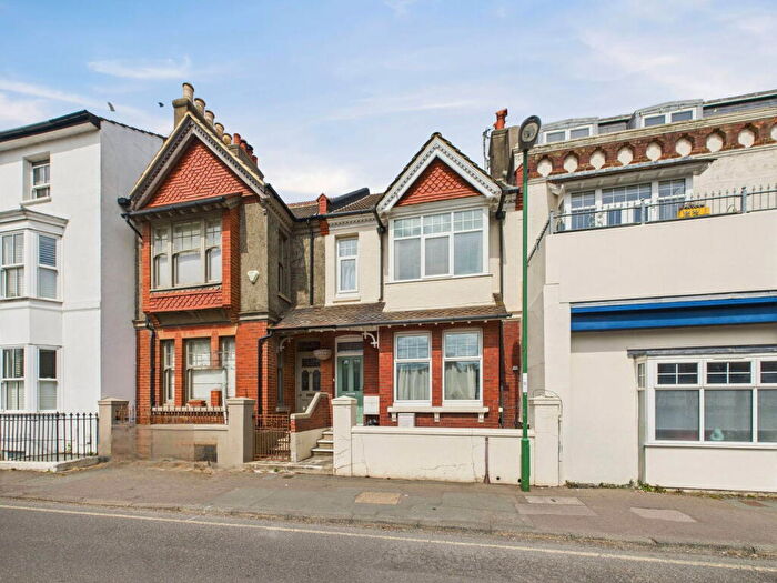 2 Bedroom Flat For Sale In Western Road, Shoreham By Sea, BN43