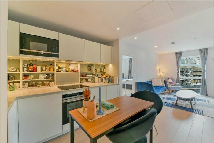 2 Bedroom Flat To Rent In Fairview House, Fulham, SW10