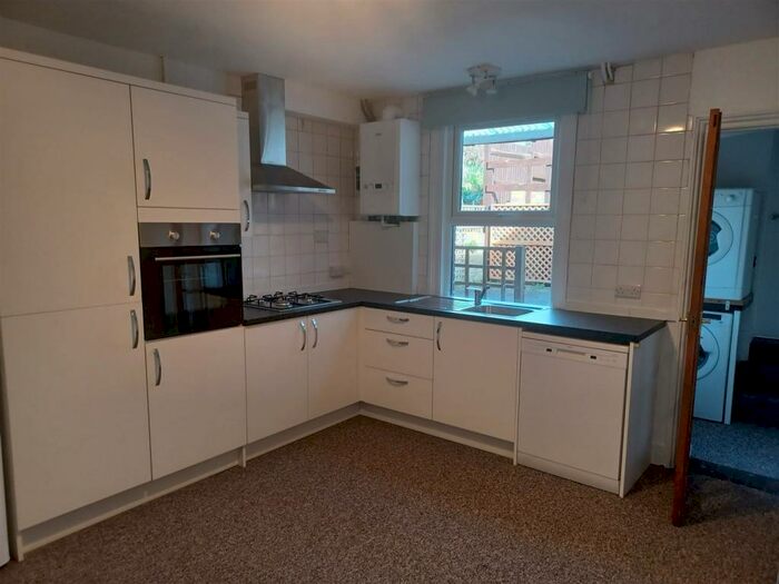 2 Bedroom Terraced House To Rent In High Street, Wheatley, OX33