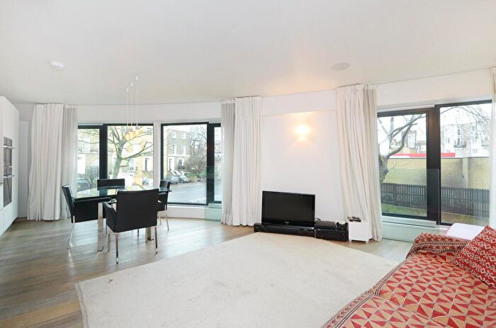 2 Bedroom Apartment To Rent In Hortensia Road Chelsea, SW10