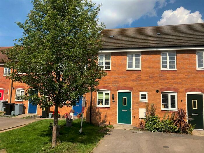 2 Bedroom Town House To Rent In Hathersage Close, Grantham, NG31