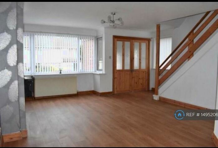 3 Bedroom Semi-Detached House To Rent In Simons Close, Whiston, Prescot, L35