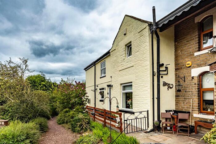 4 Bedroom Semi-Detached House For Sale In Alma Cottages, Queensbury, Bradford, BD13