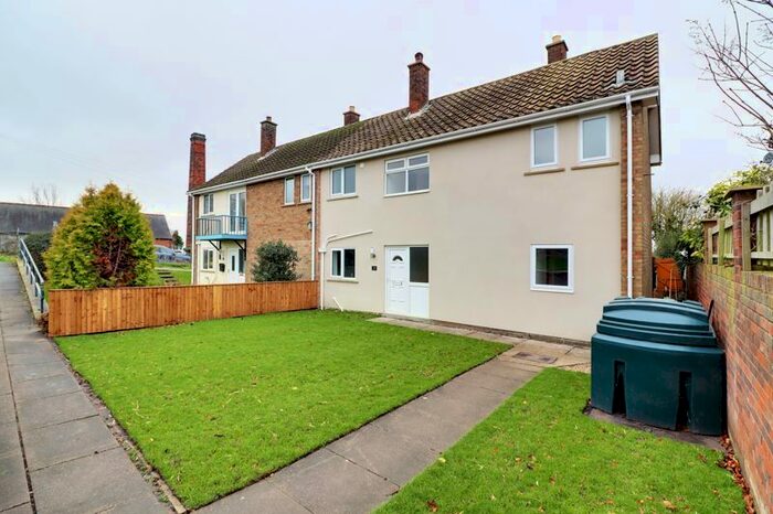 3 Bedroom Semi-Detached House For Sale In South Street, Owston Ferry, Doncaster DN9