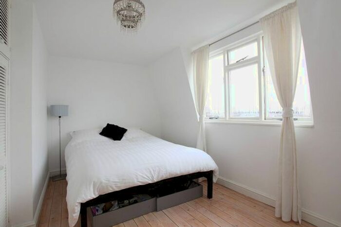 1 Bedroom Flat To Rent In Colville Gardens, Portobello, London, W11