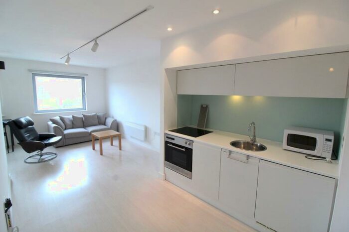 Apartment To Rent In Manor Mills, Ingram Street, LS11