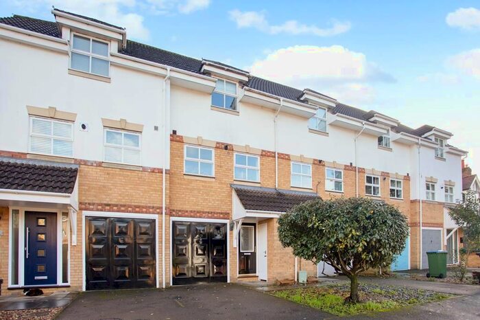 3 Bedroom Terraced House To Rent In Lyster Mews, Cobham, KT11