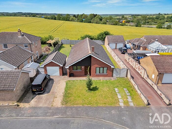 3 Bedroom Detached Bungalow For Sale In New Close Road, Little Thetford, Cambridgeshire, CB6