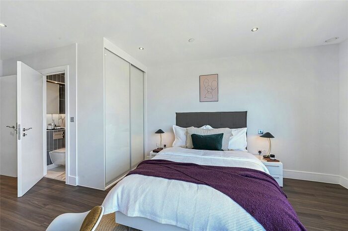 2 Bedroom Flat To Rent In Uncle Southall, Merrick Road, Southall, Middlesex, UB2