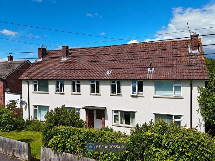 1 Bedroom Flat To Rent In Fielding Road, Street, BA16