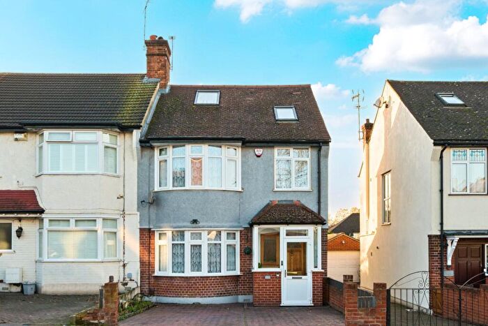 3 Bedroom Semi-Detached House To Rent In Manor Lane, London, SE12
