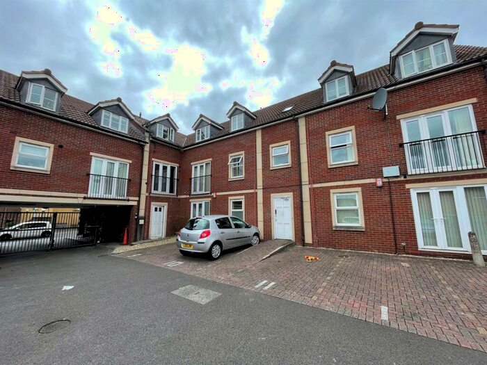 2 Bedroom Apartment To Rent In High Street, Kingswood, BS15