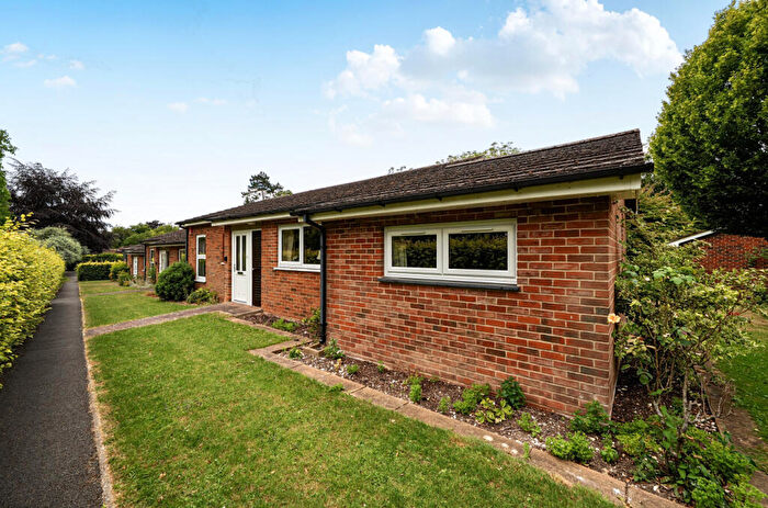 2 Bedroom Bungalow For Sale In Headbourne Worthy House, Bedfield Lane, Headbourne Worthy, Winchester, SO23