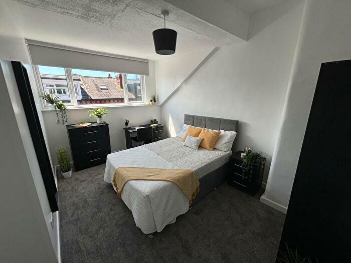 3 Bedroom Terraced House To Rent In Granby Grove, LS6