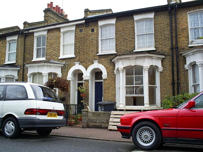 1 Bedroom Apartment To Rent In Hunsdon Road, New Cross, SE14